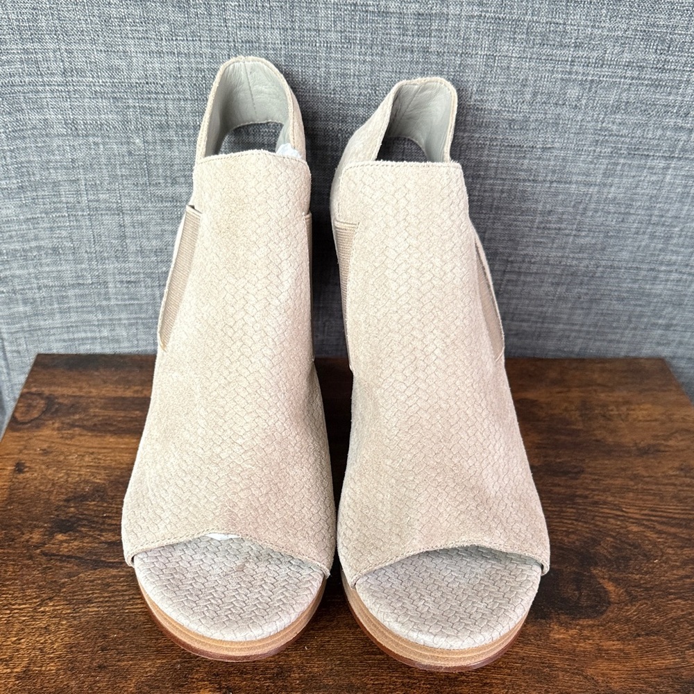 Eileen Fisher Taupe Mules